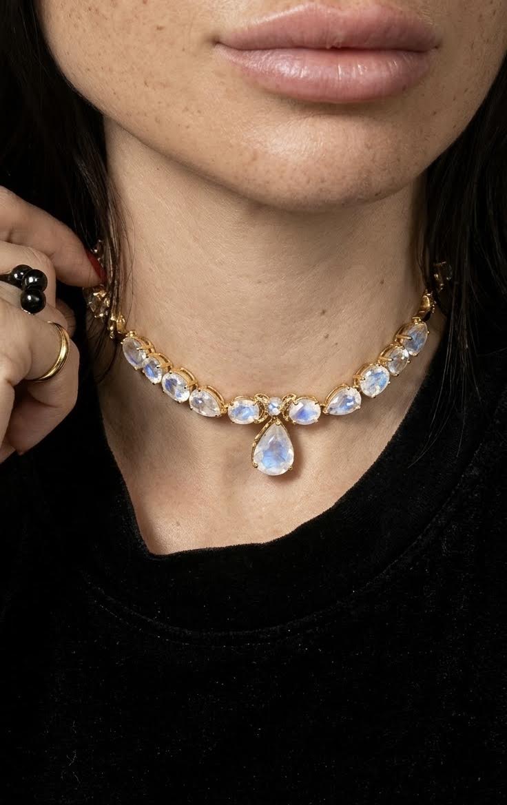 
                  
                    Rainbow Moonstone Star Choker/18k YG
                  
                