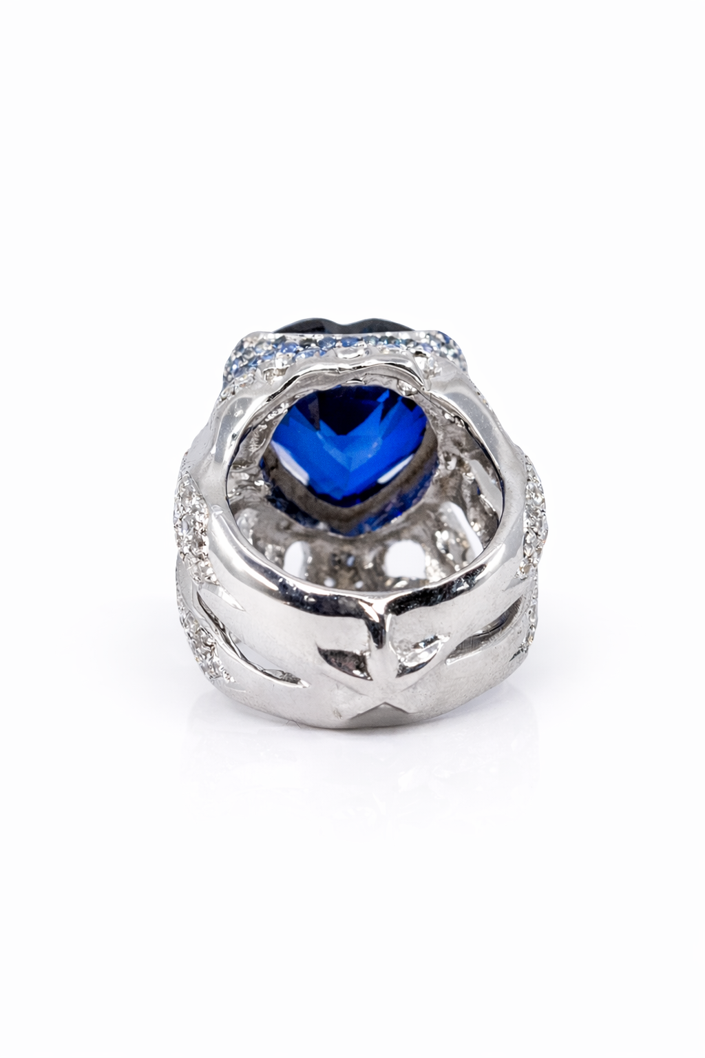 
                  
                    The Heart Of The Ocean Ring, WG
                  
                