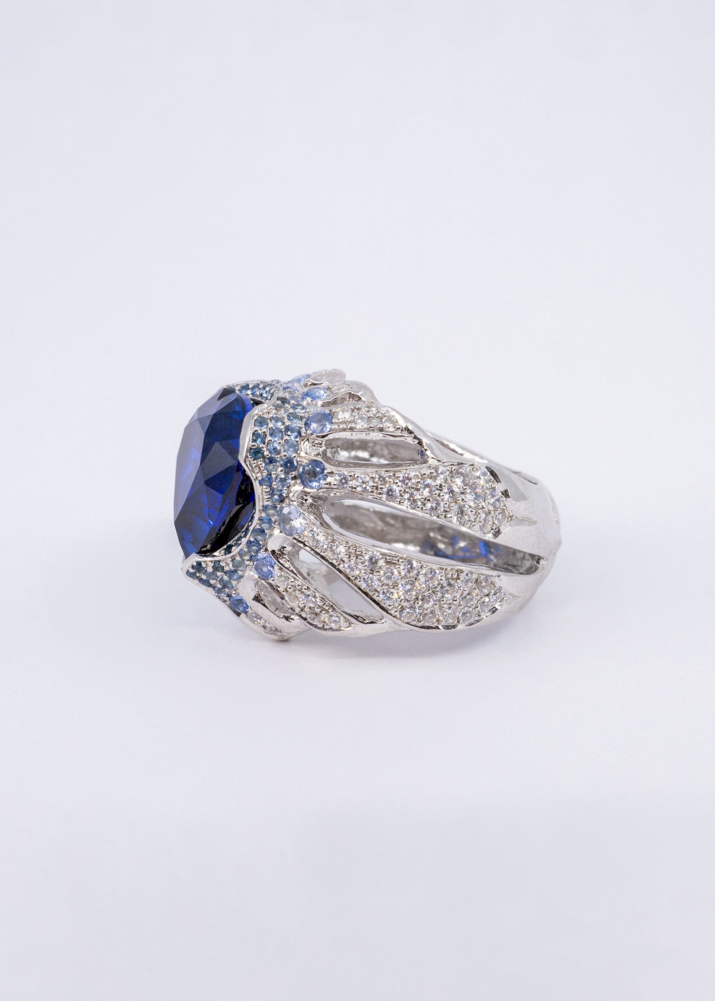 
                  
                    The Heart Of The Ocean Ring, WG
                  
                